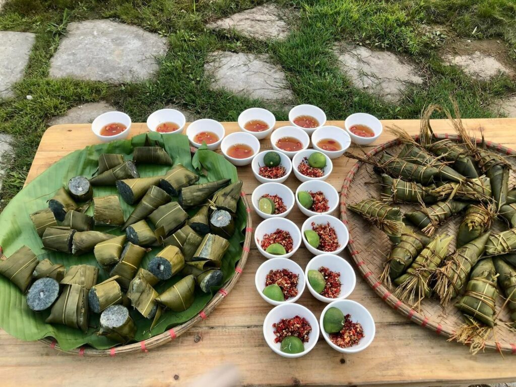 Bánh truyền thống của đồng bào vùng cao. Ảnh: Phương Anh